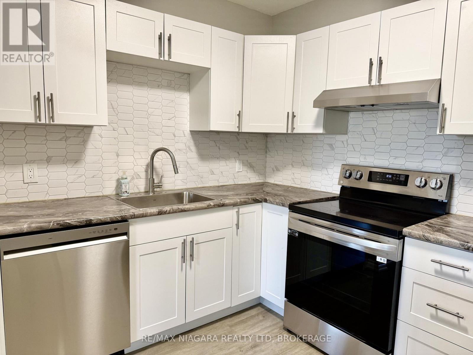 6837 Thorold Stone Road — photo 14