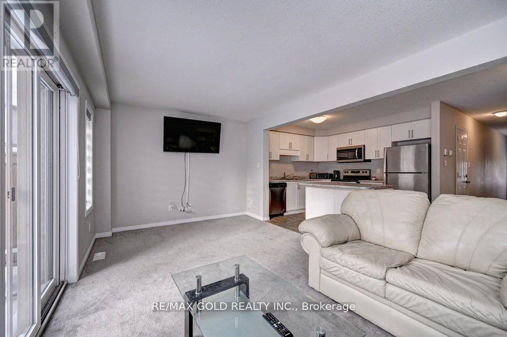 35- 50 Pinnacle Drive, Kitchener, ON photo 4