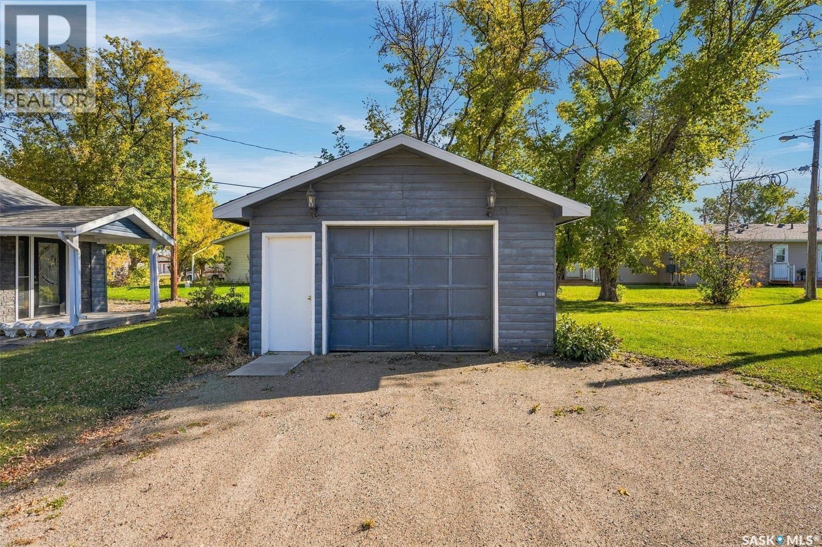 308 2nd STREET S - 32