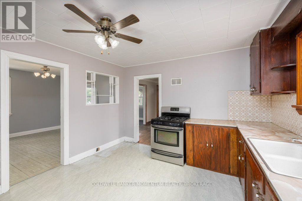 18 PIETZ AVENUE - 12