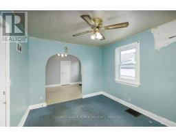 Primary Bedroom - 18 Pietz Avenue, Welland, ON L3C1Z4 Photo 6