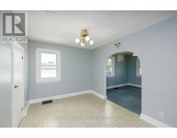 Bedroom 3 - 18 Pietz Avenue, Welland, ON L3C1Z4 Photo 8
