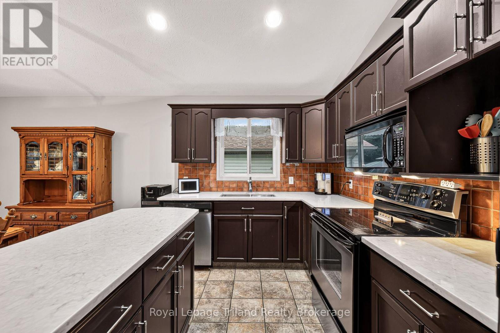 208 MCKEAND STREET - Image 22