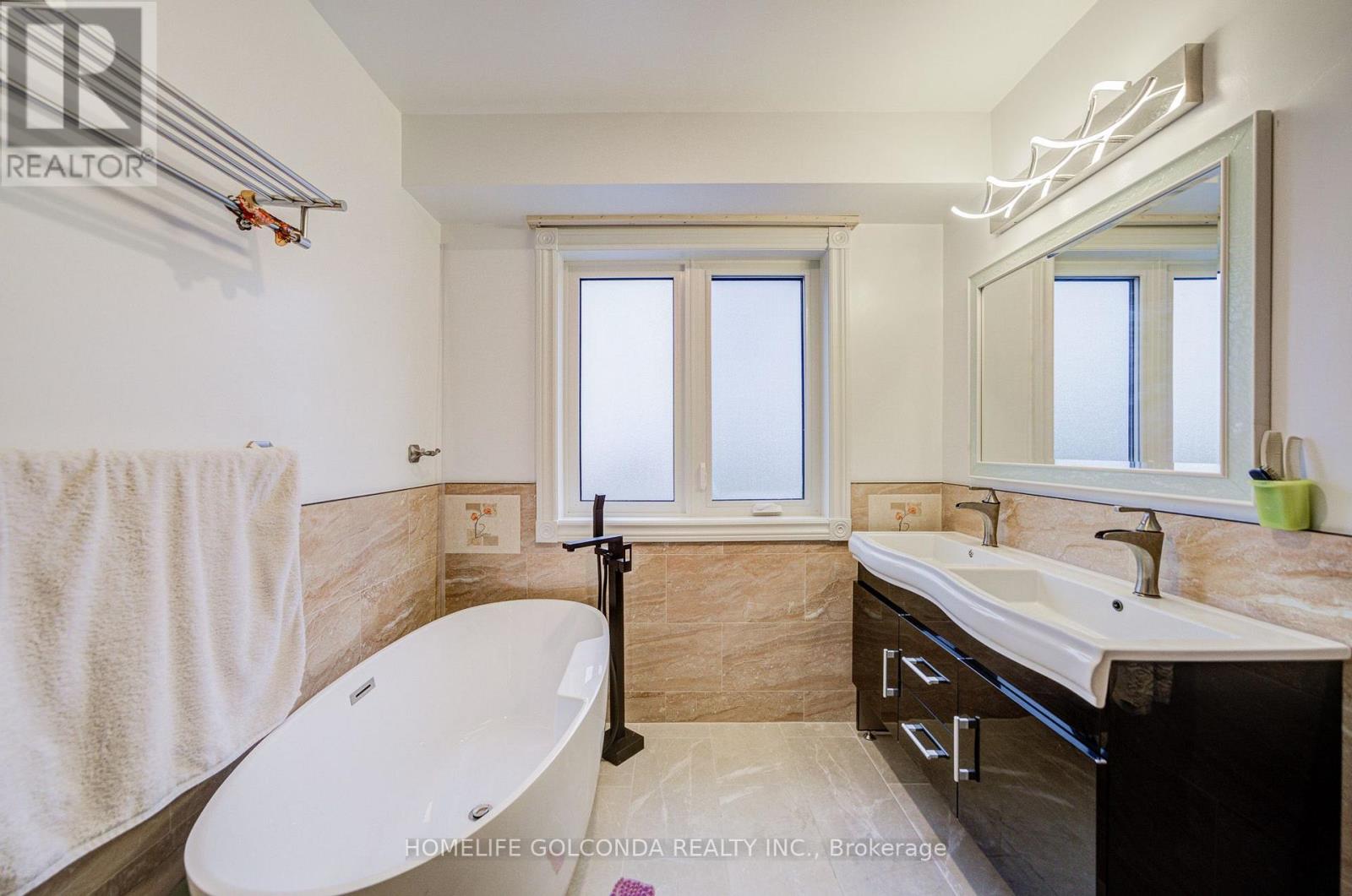 25 Eastpine Drive, Markham, ON photo 24