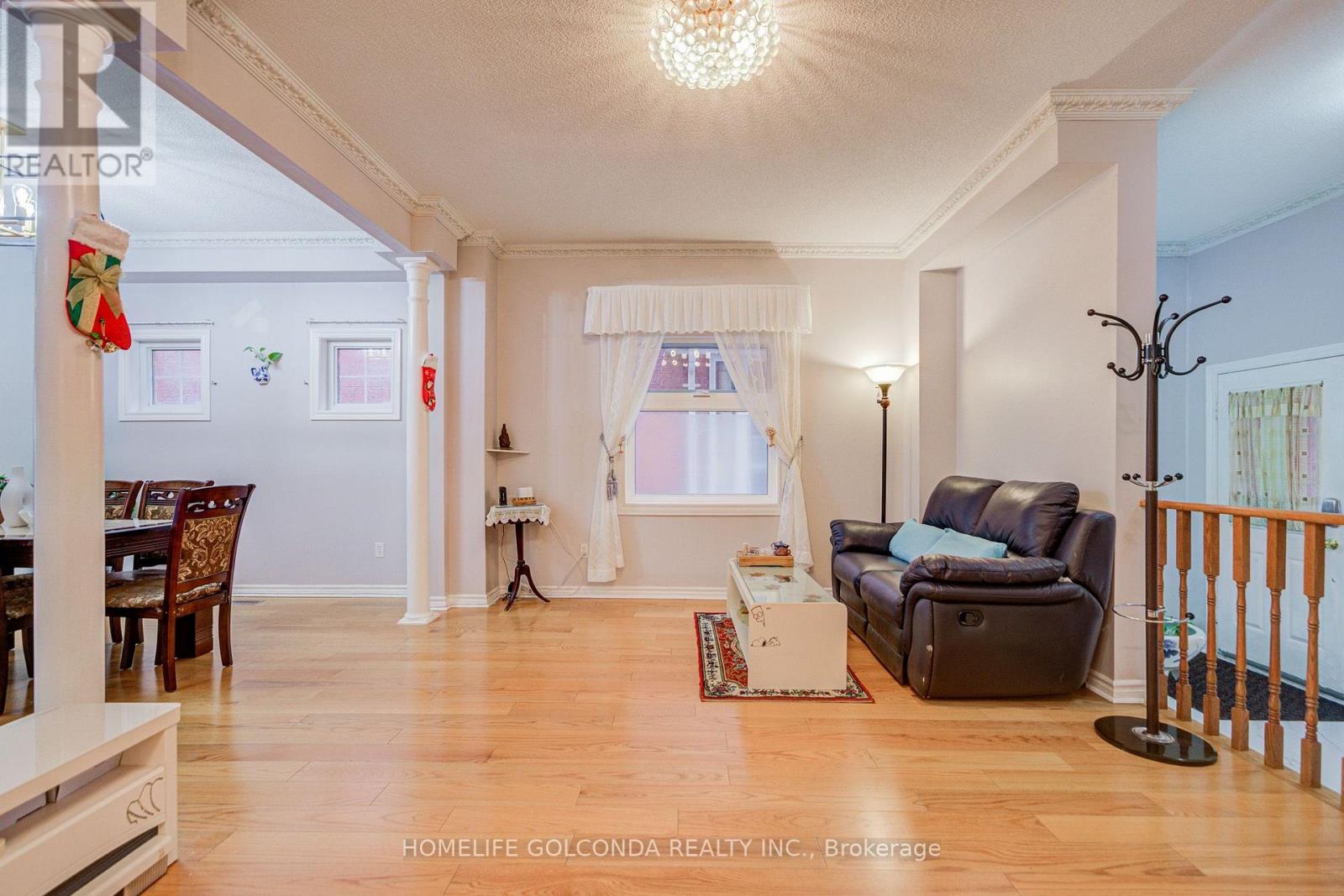 25 Eastpine Drive, Markham, ON photo 5