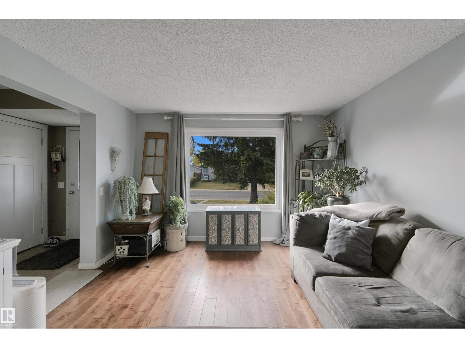 4528 35 AV NW - Image 6