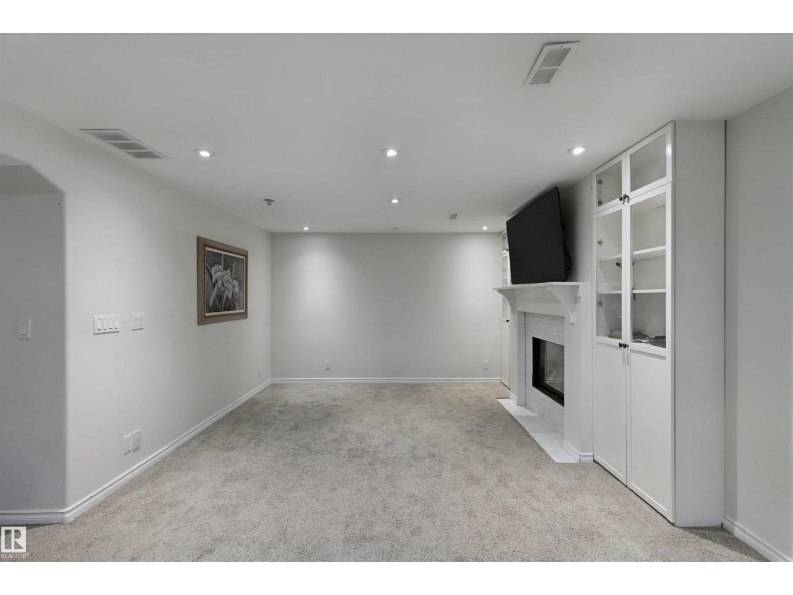 4528 35 AV NW - Image 35