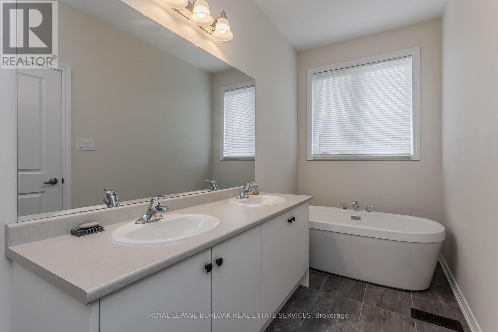 1358 Almonte Drive, Burlington, ON photo 21