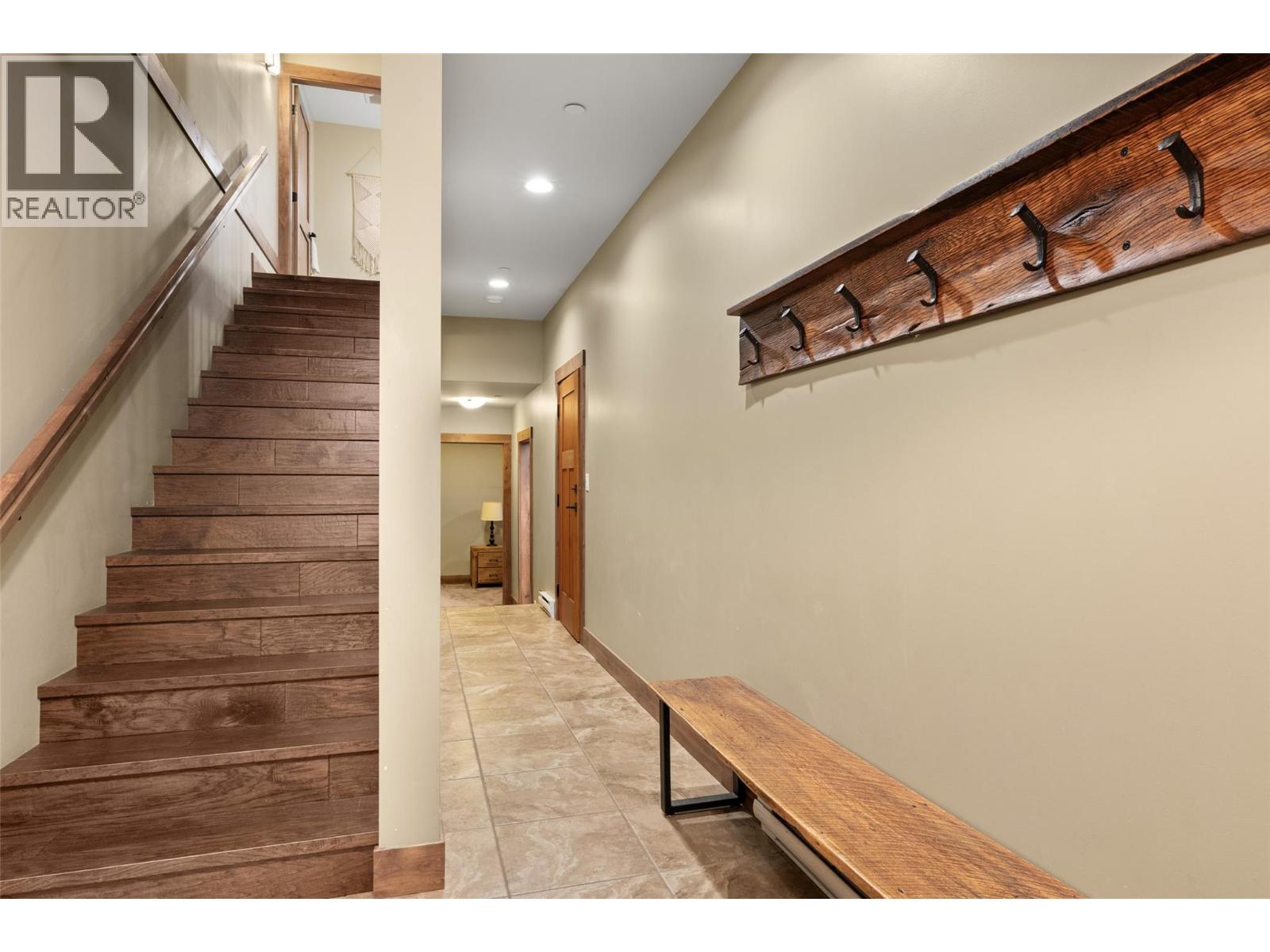 #12 3280 Village Way - Image 25