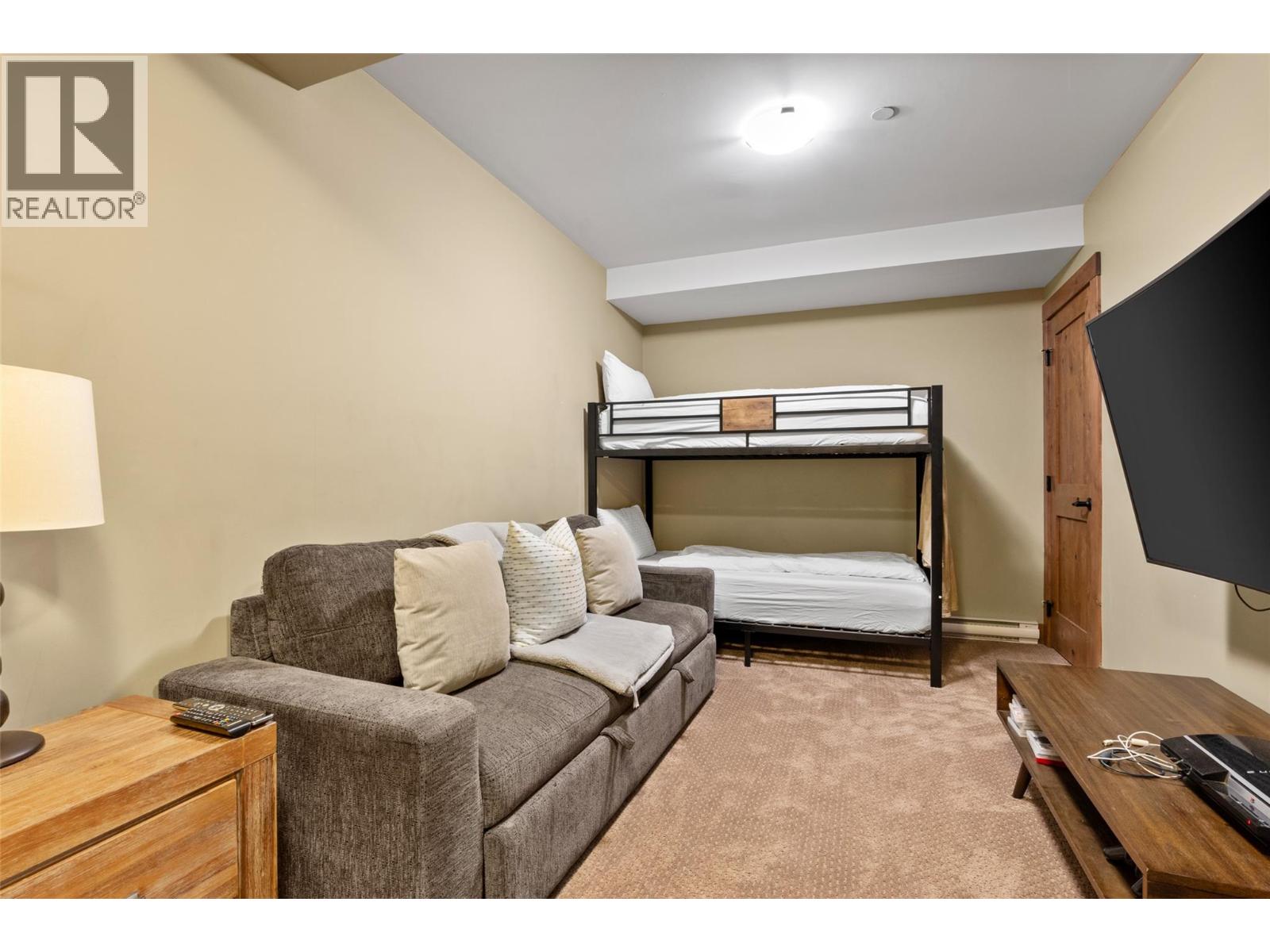 #12 3280 Village Way - 26