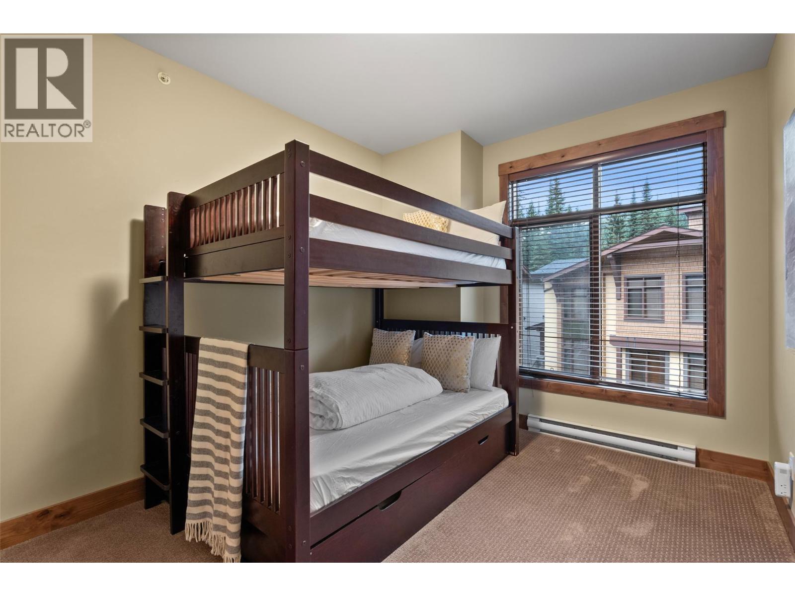 #12 3280 Village Way - 24