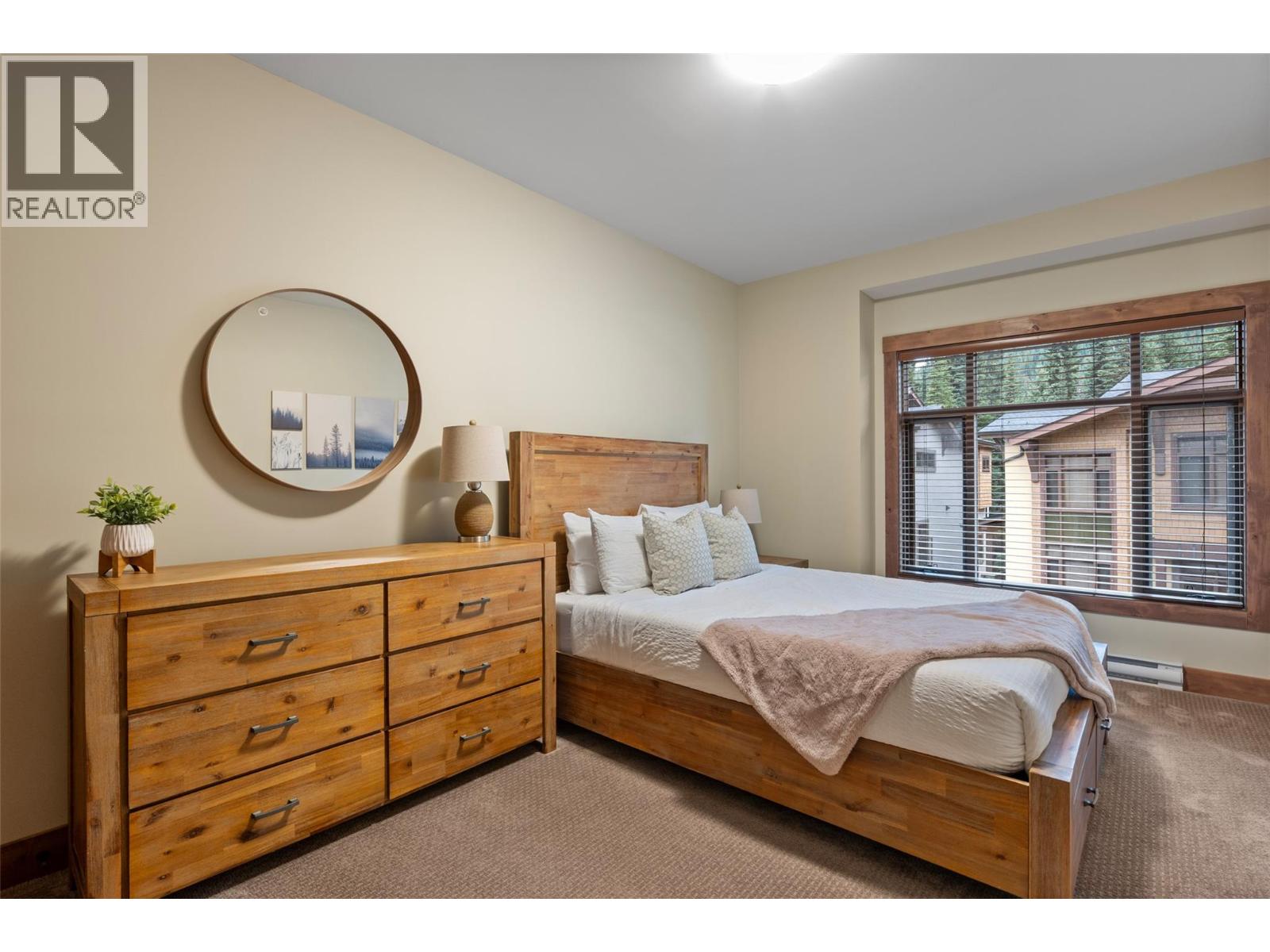 #12 3280 Village Way - 23