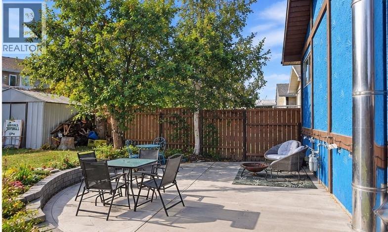 Listing photo – 3809 52 Avenue, Ponoka