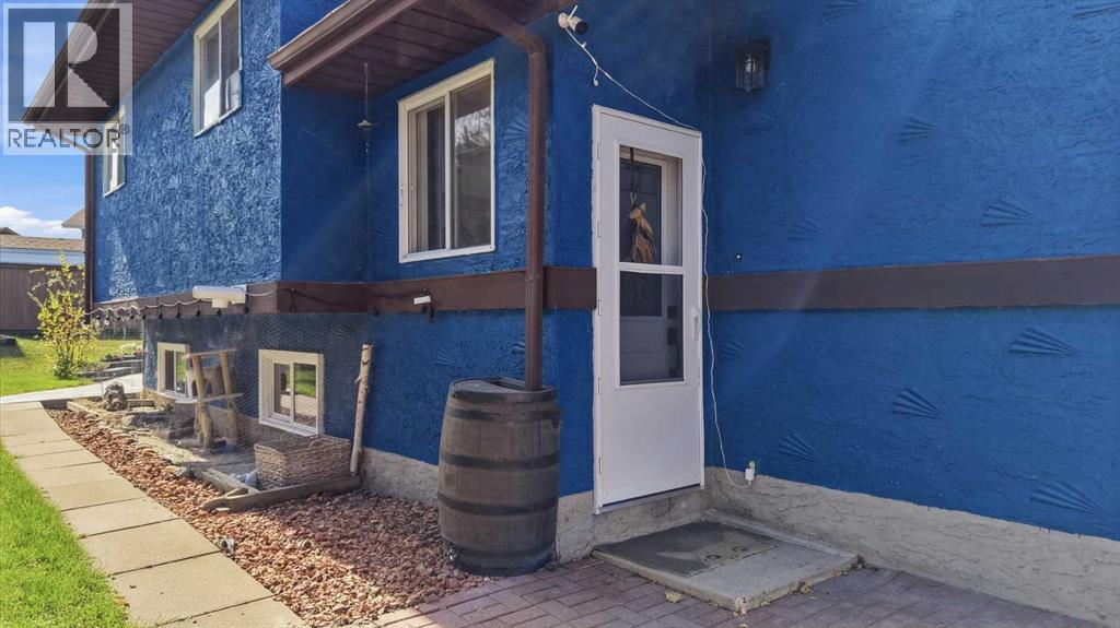 Listing photo – 3809 52 Avenue, Ponoka