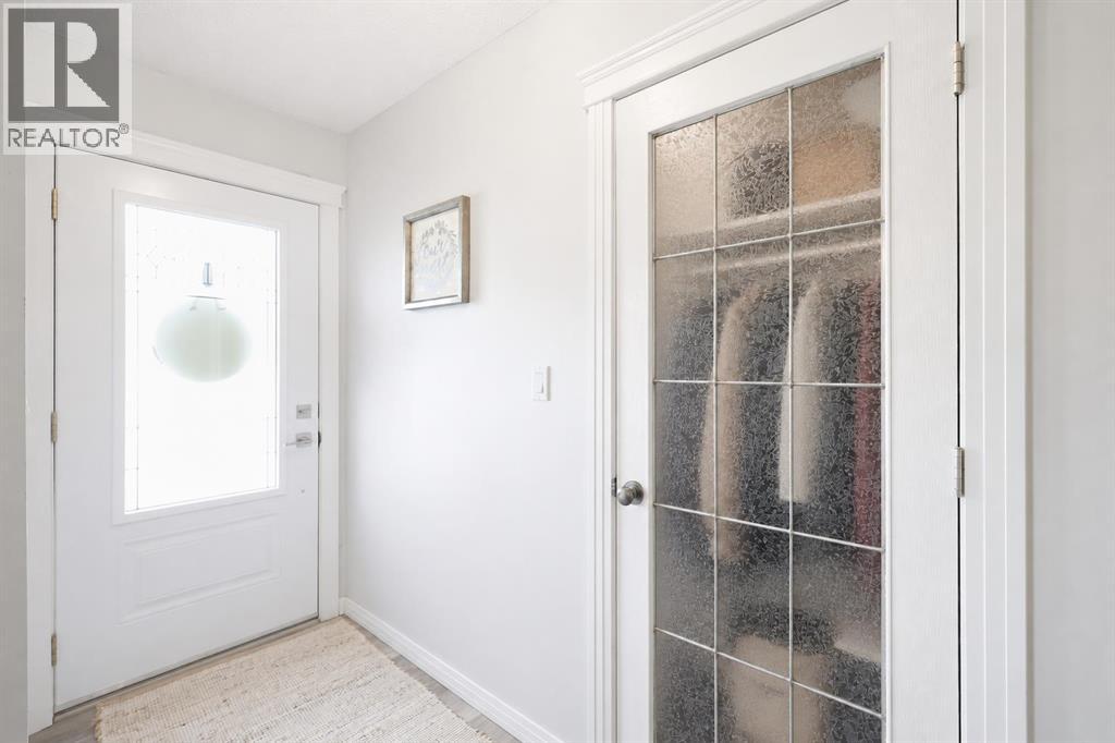 Listing photo – 3809 52 Avenue, Ponoka