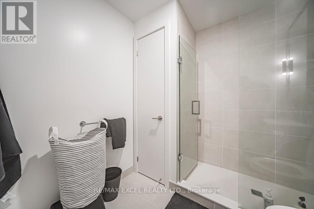 #302 625 SHEPPARD AVENUE E - 16
