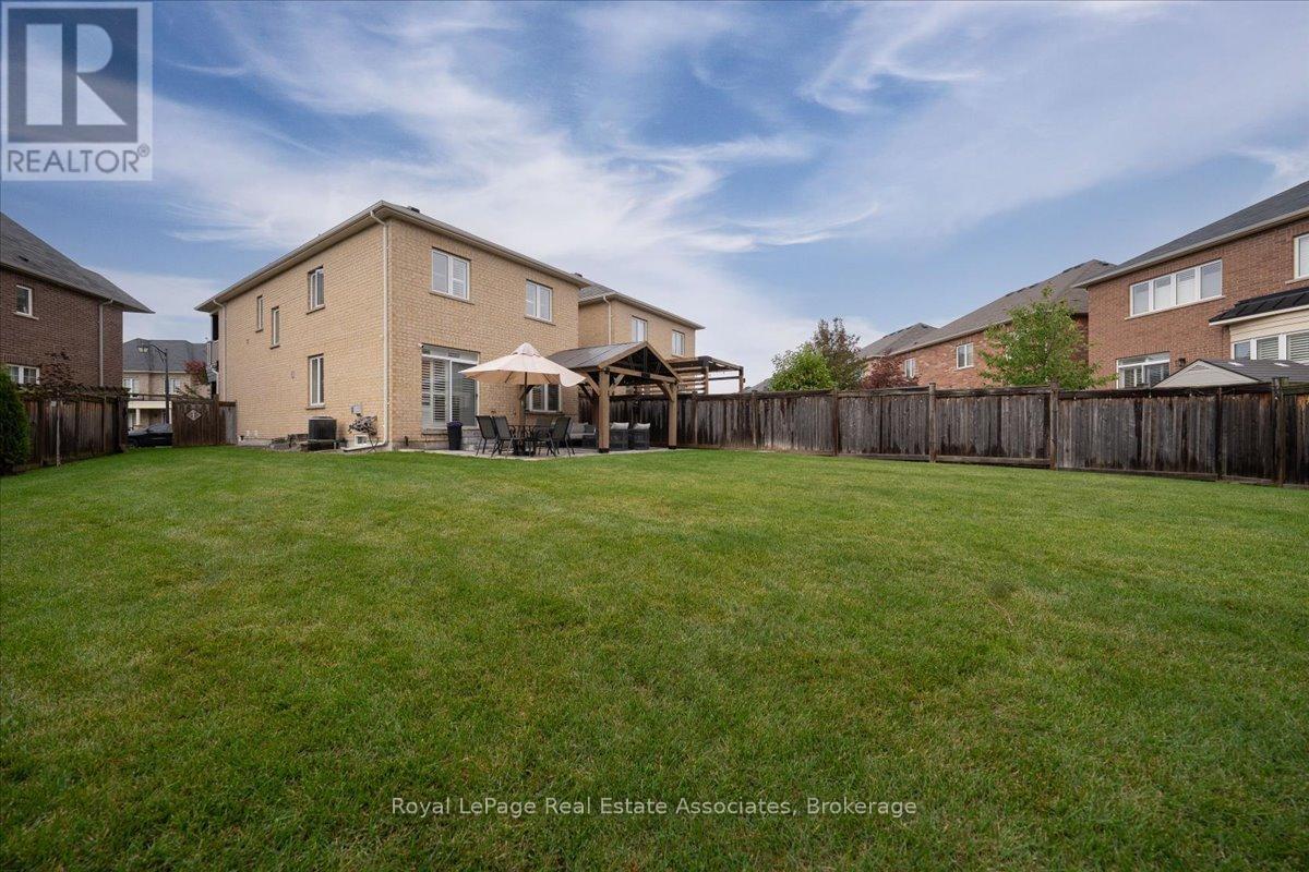 1469 HAWS CRESCENT - 35