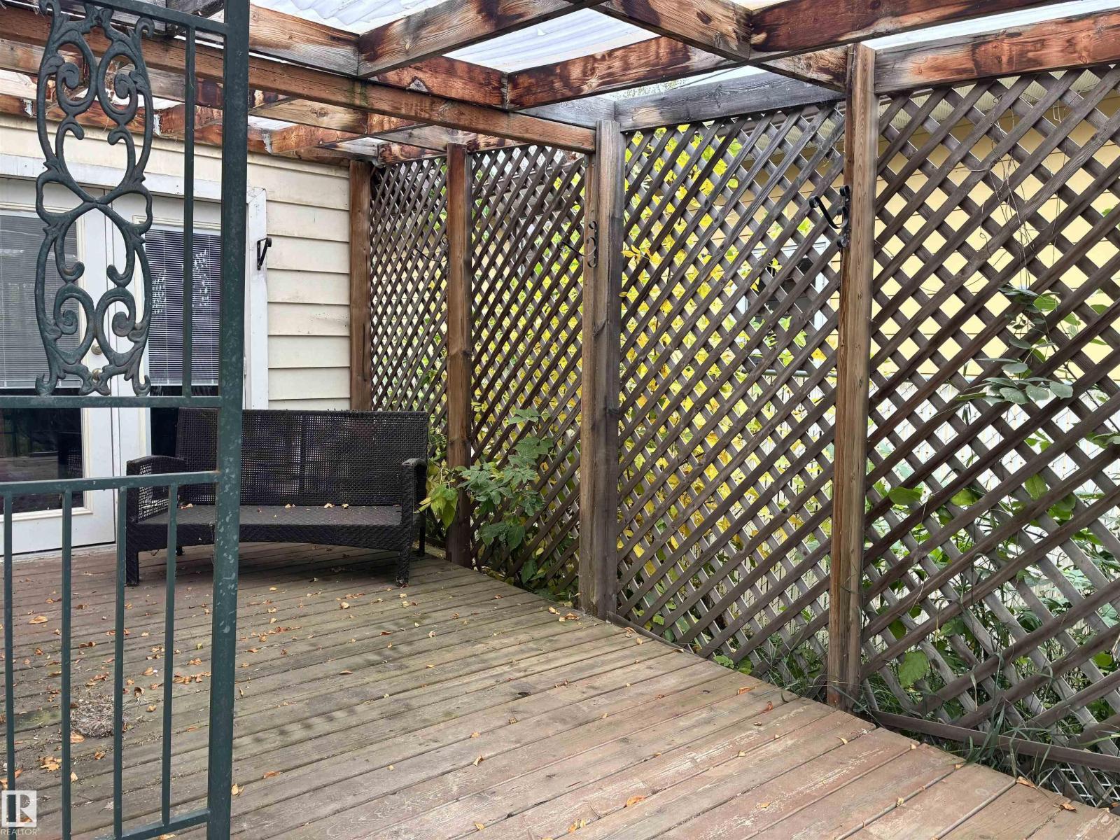 5231 46 ST - 21