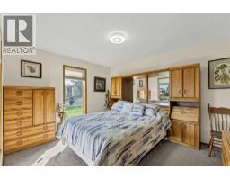 1101 Centre Street, Bow Island, AB T0K0G0 Photo 20