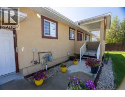 Living room - 10115 74th Avenue, Osoyoos, BC V0H1V5 Photo 9