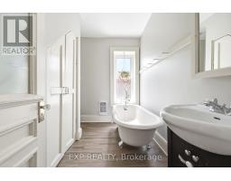 6 Crawford Street, Whitewater Region, ON K0J1K0 Photo 26
