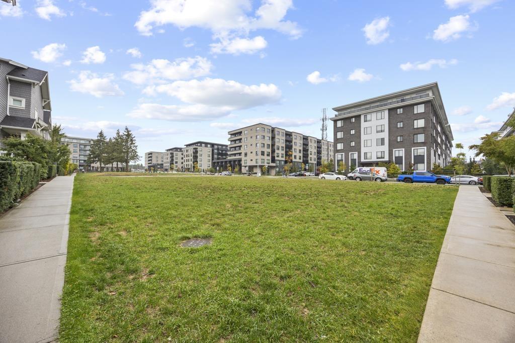 Photo of 2 15850 85 AVENUE 27