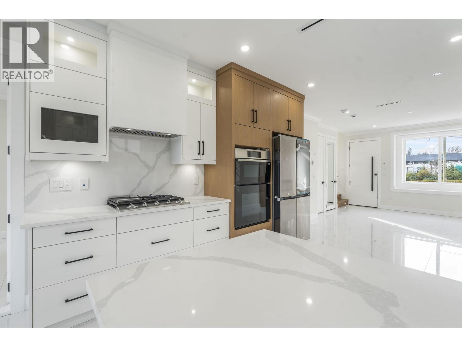 Photo of 5685 LAUREL STREET 10