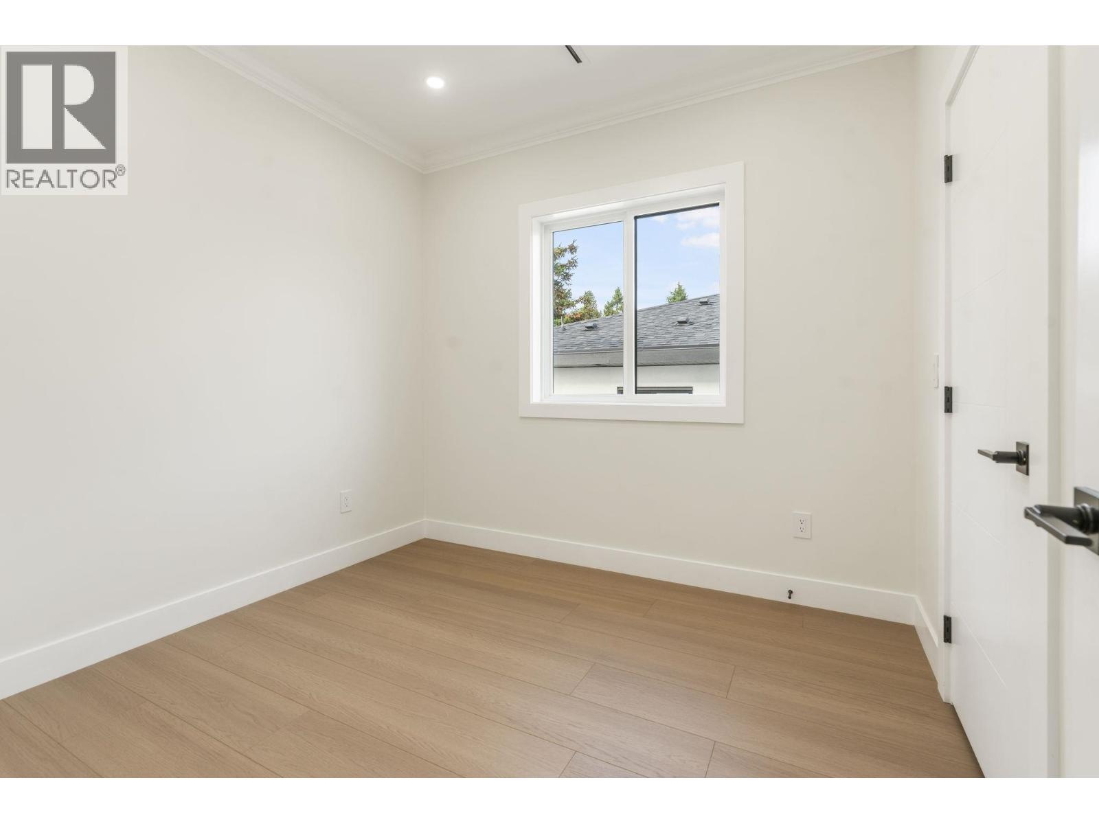 Photo of 5685 LAUREL STREET 20