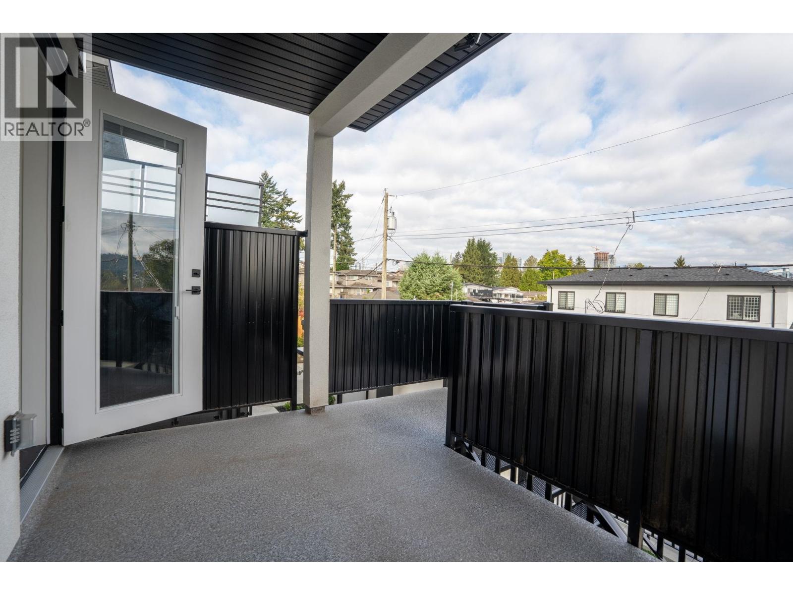 Photo of 5685 LAUREL STREET 15