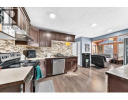 Kitchen - 5447 Rundleview Road Ne, Calgary, AB T1Y1J7 Photo 9