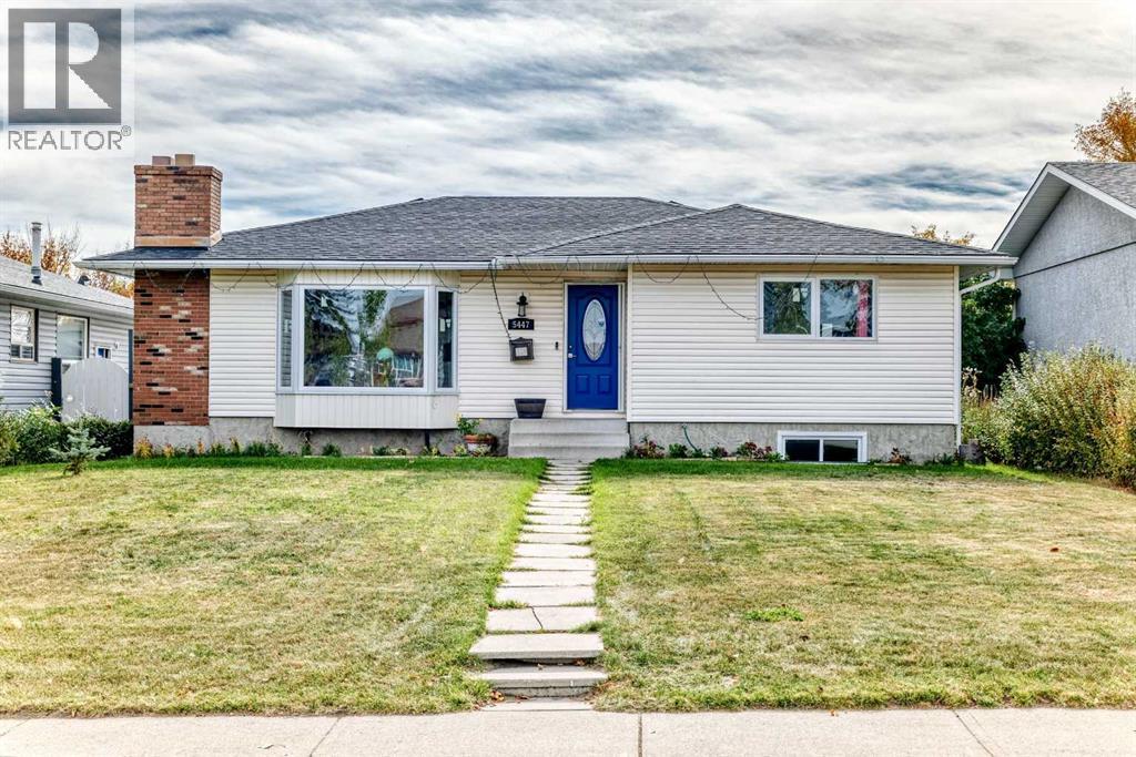 5447 RUNDLEVIEW Road NE, Calgary, Alberta, T1Y1J7