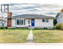 5447 RUNDLEVIEW Road NE - photo 1
