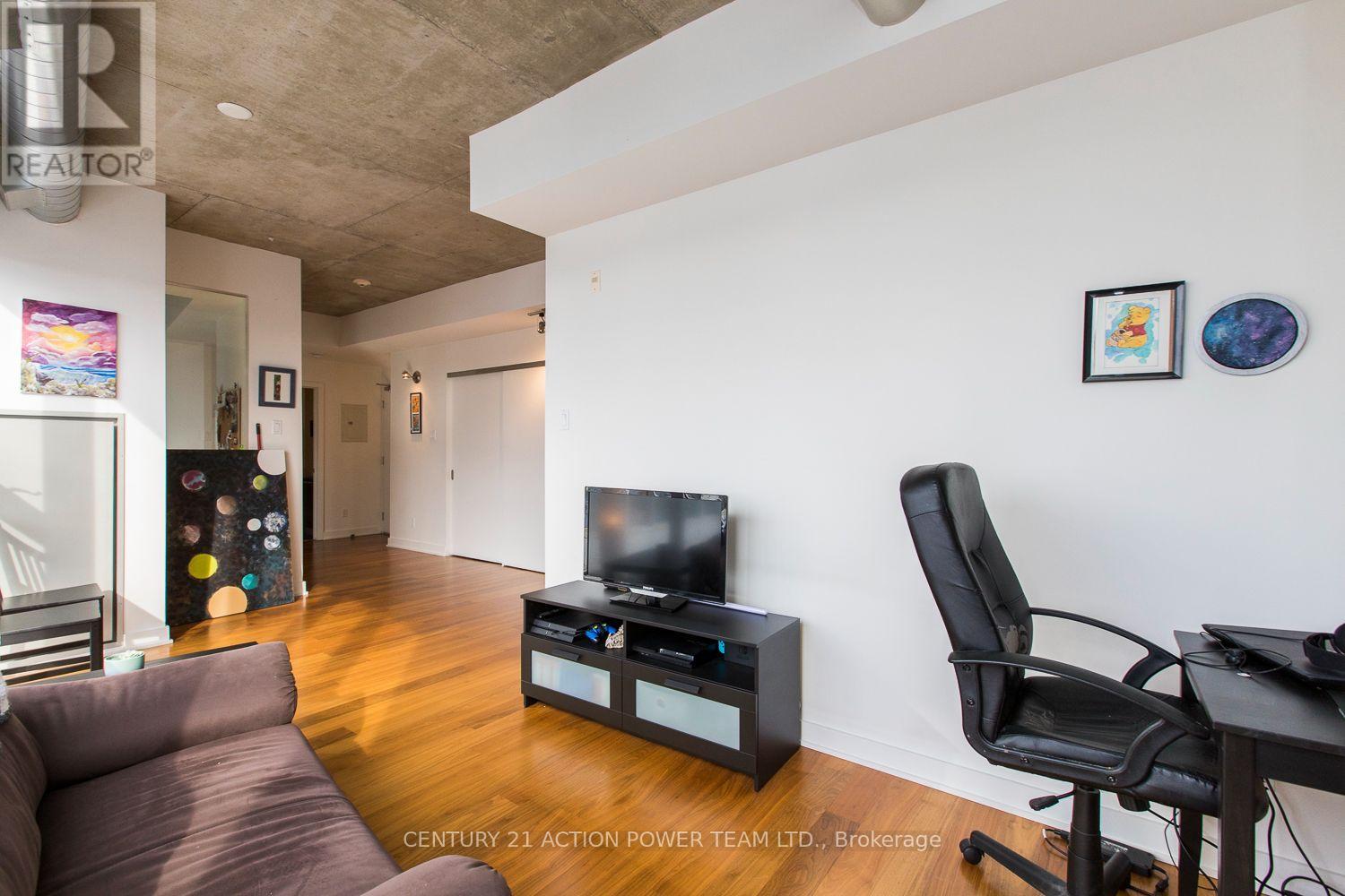 354 Gladstone Avenue — photo 10