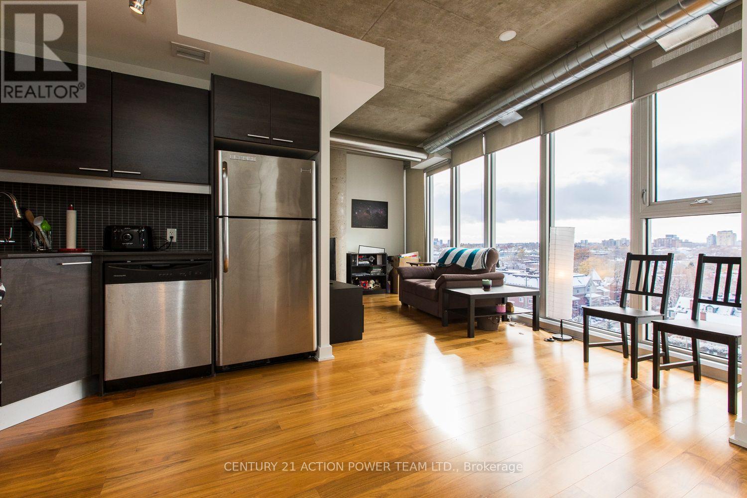 354 Gladstone Avenue — photo 8