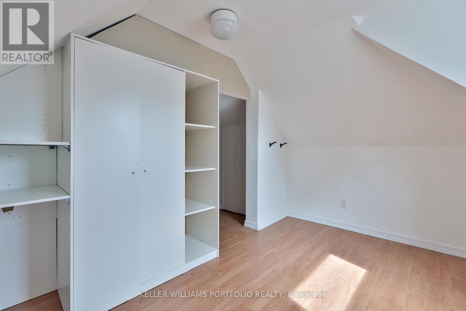 106 Clovelly Avenue, Toronto, ON photo 14