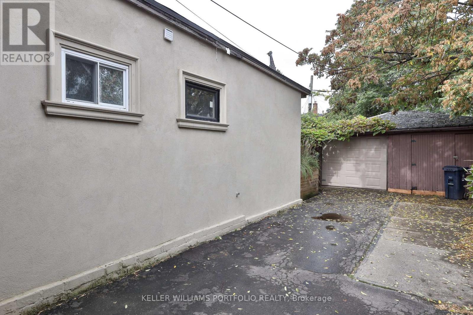 106 CLOVELLY AVENUE - 22
