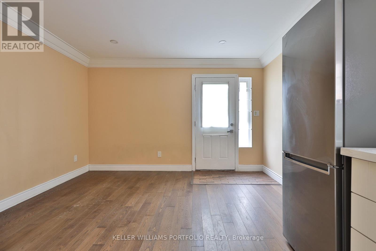 106 CLOVELLY AVENUE - 9