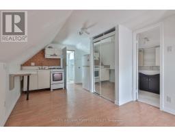Kitchen - 106 Clovelly Avenue, Toronto, ON M6E2E6 Photo 16