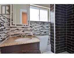 Living room - 106 Clovelly Avenue, Toronto, ON M6E2E6 Photo 18