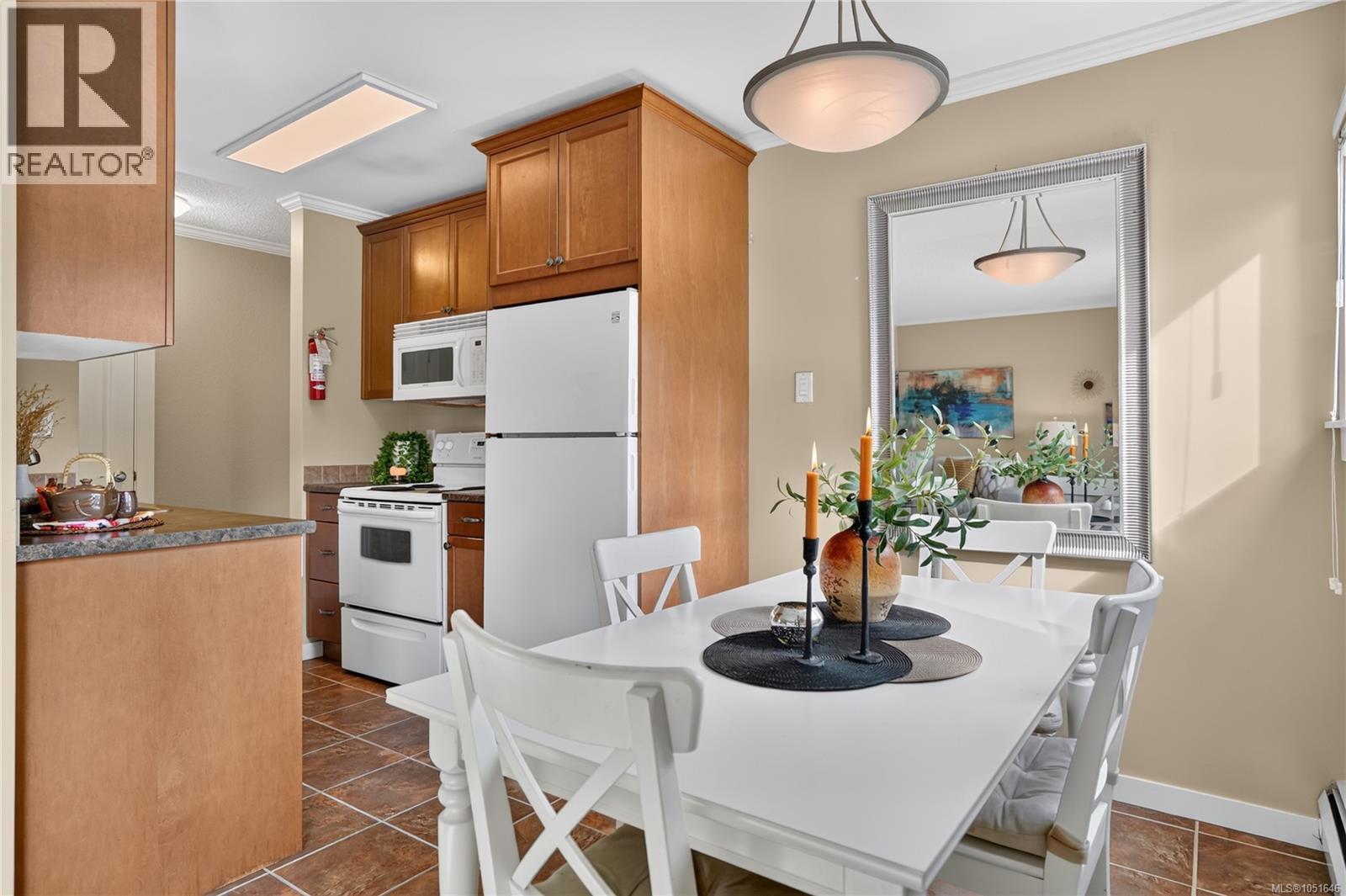 #202 255 Hirst Ave W - 14