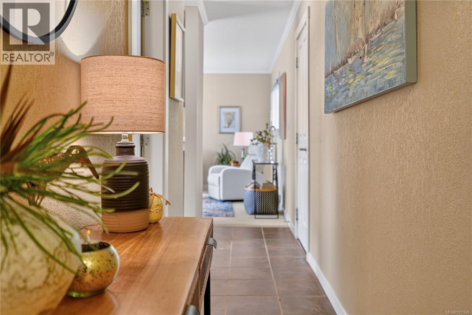 #202 255 Hirst Ave W - 2