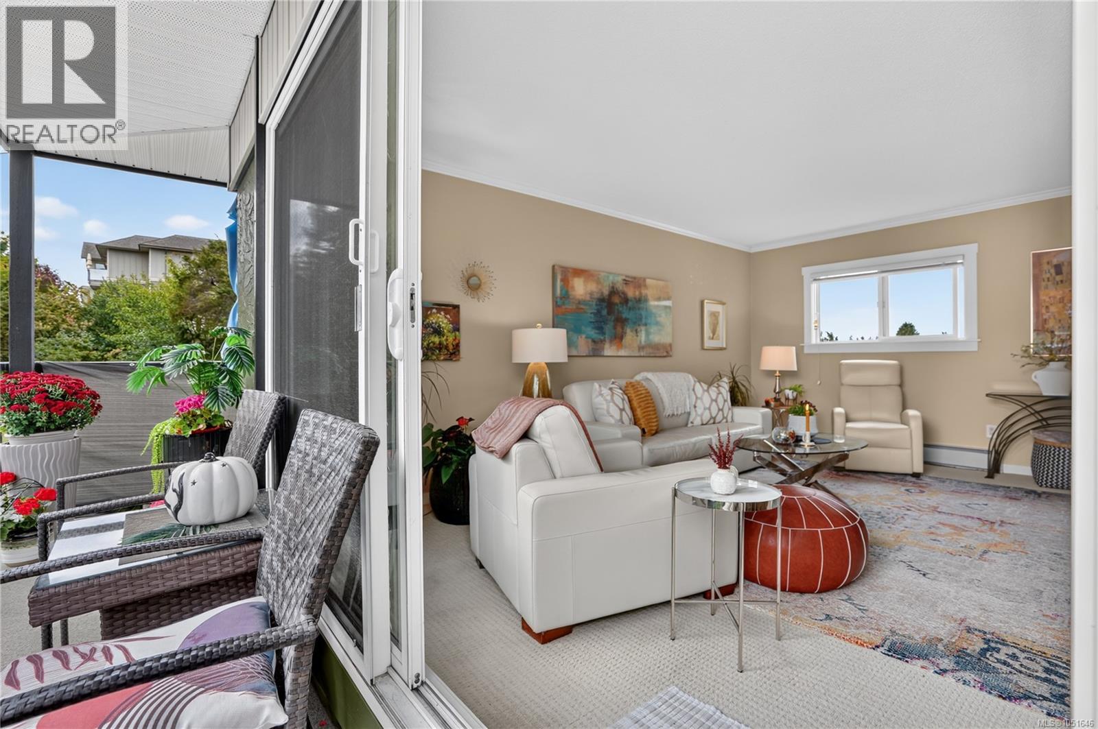 #202 255 Hirst Ave W - 27