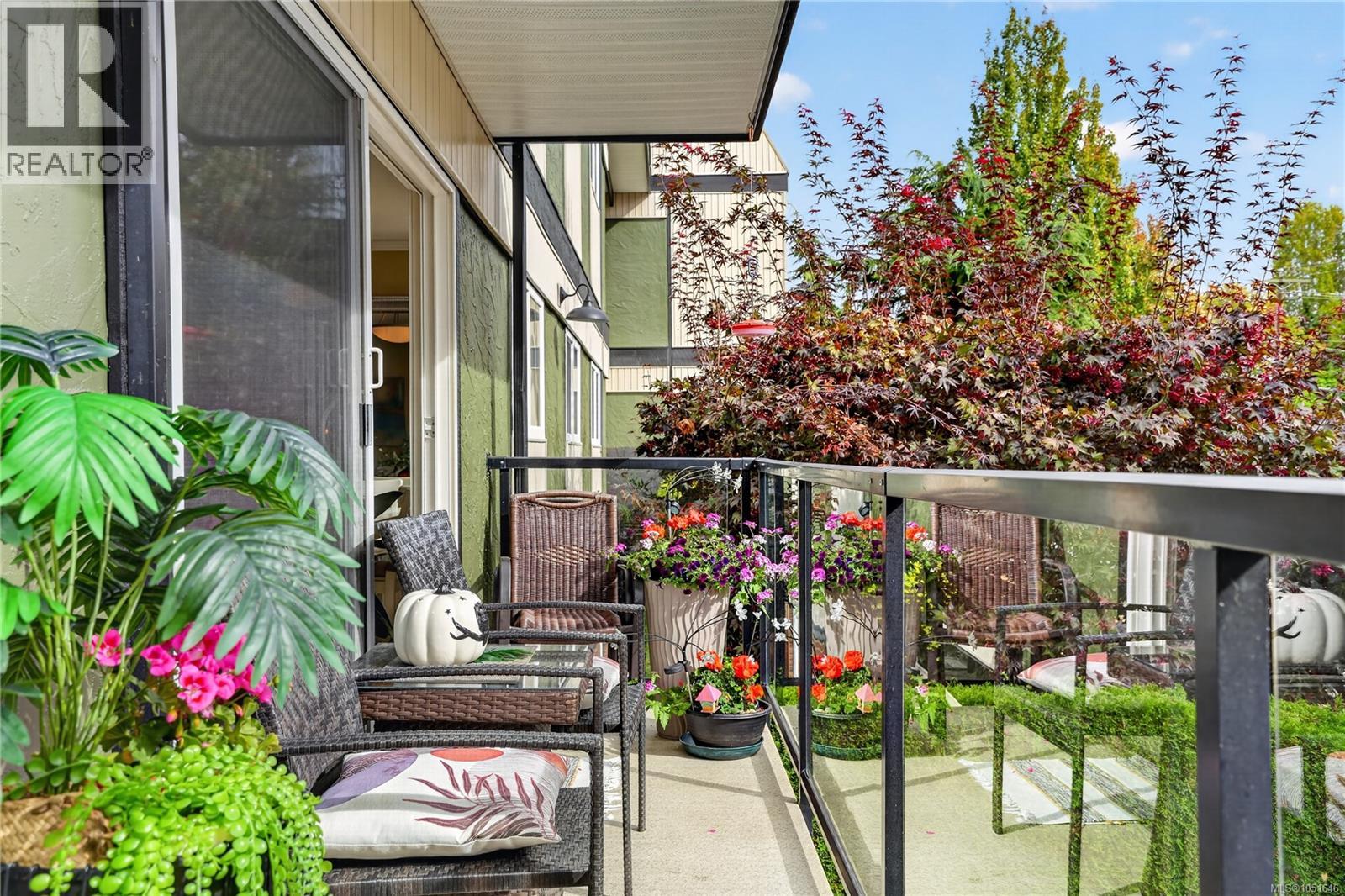 #202 255 Hirst Ave W - 28