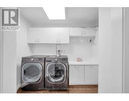 35 Penwood Crescent, Toronto, ON M3B3B1 Photo 18