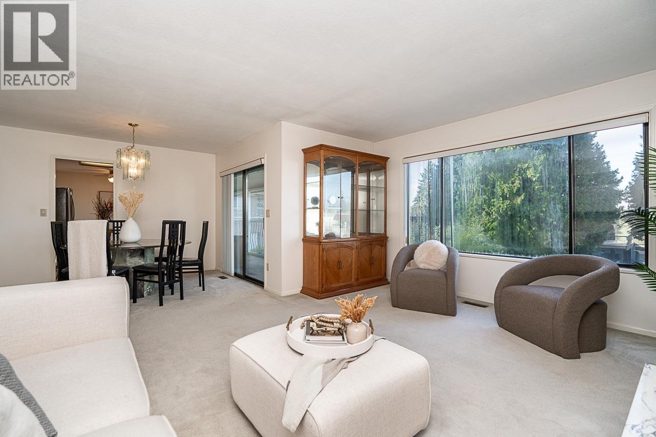 Property for sale at 6760 LAKEVIEW AVENUE