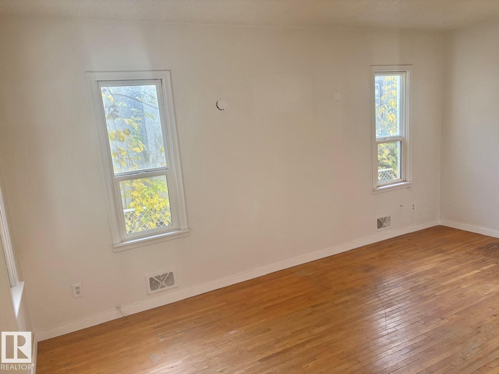 11922 69 ST NW - 18