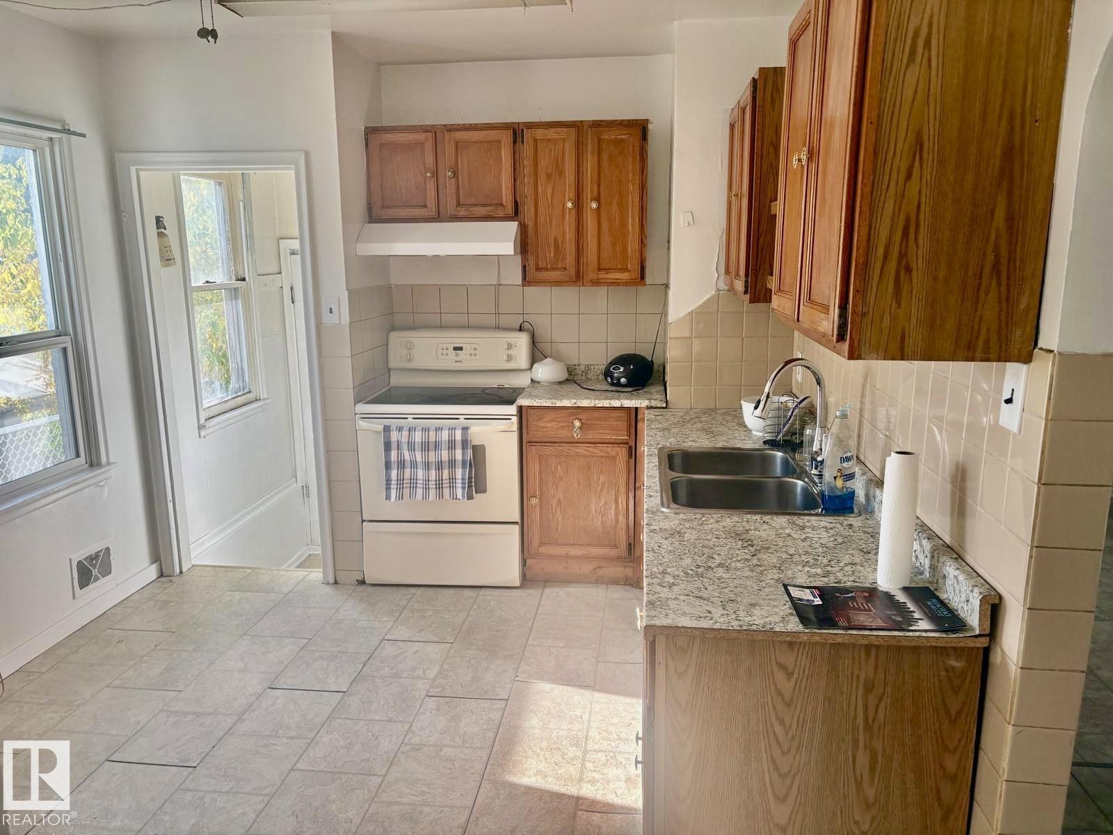 11922 69 ST NW - 13