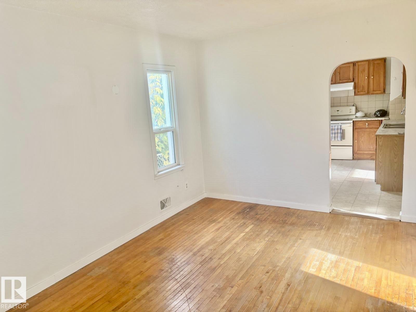 11922 69 ST NW - 16