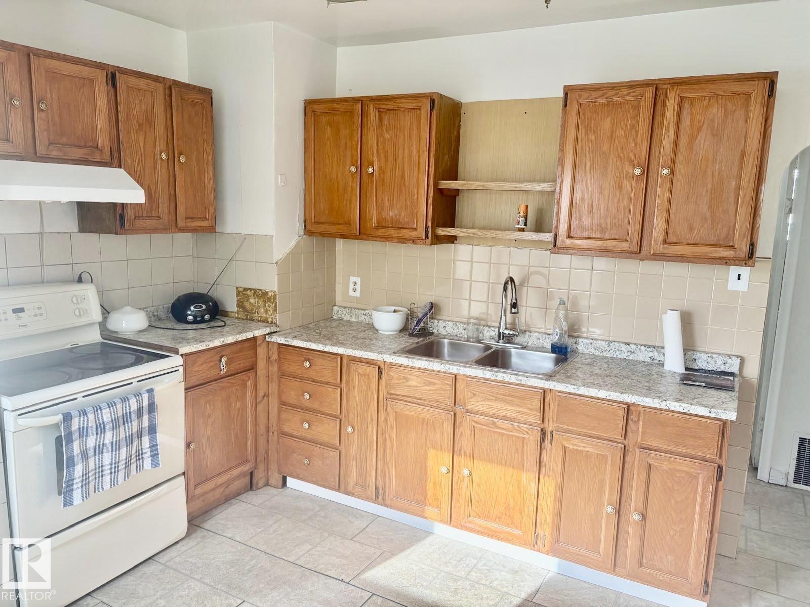 11922 69 ST NW - Image 12