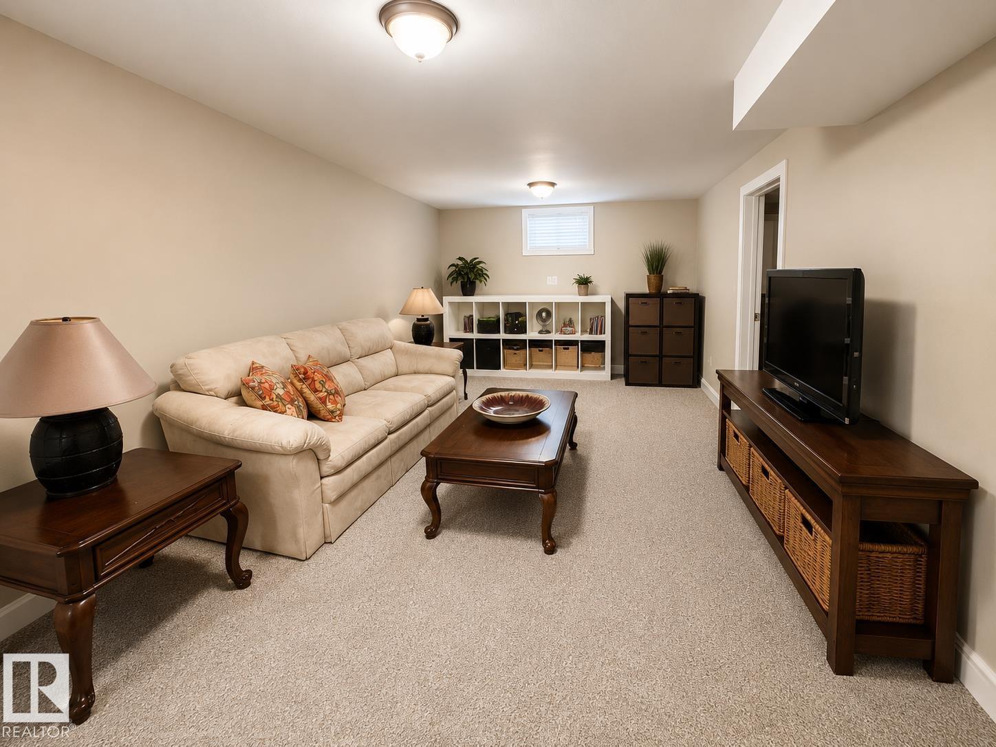 10315 44 ST NW - 10